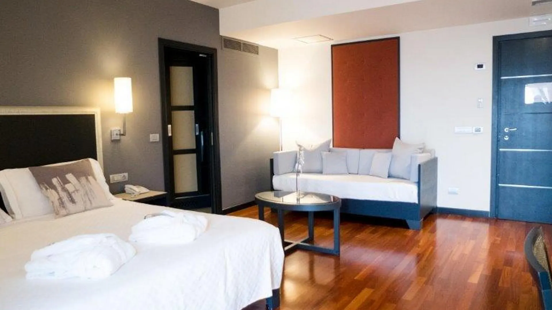 Plaza Hotel Katania