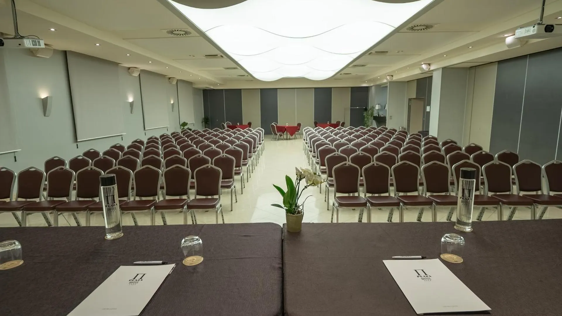 Plaza Hotel Katania